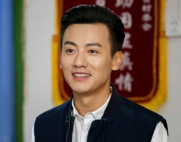 重庆股票配资 搭档赵丽颖没火，搭档白百何没红，如今46岁靠着张译，终于红了